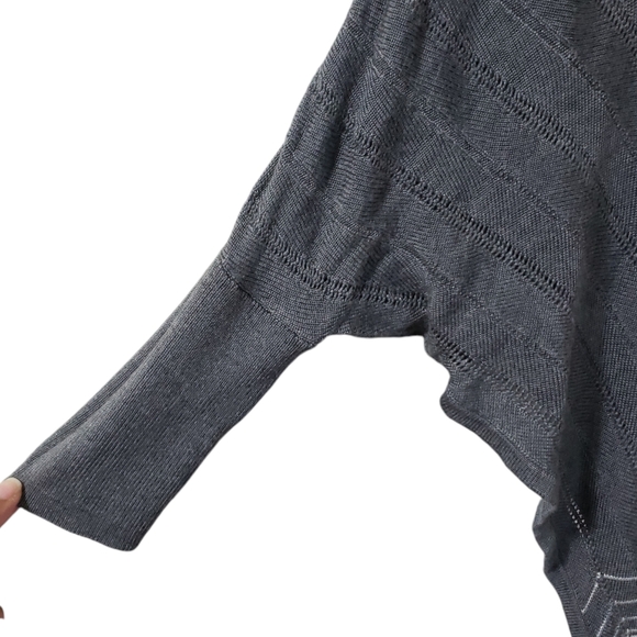 White House Black Market Asymmetric Grey/White Chevron Poncho Sweater Small - Picture 3 of 12